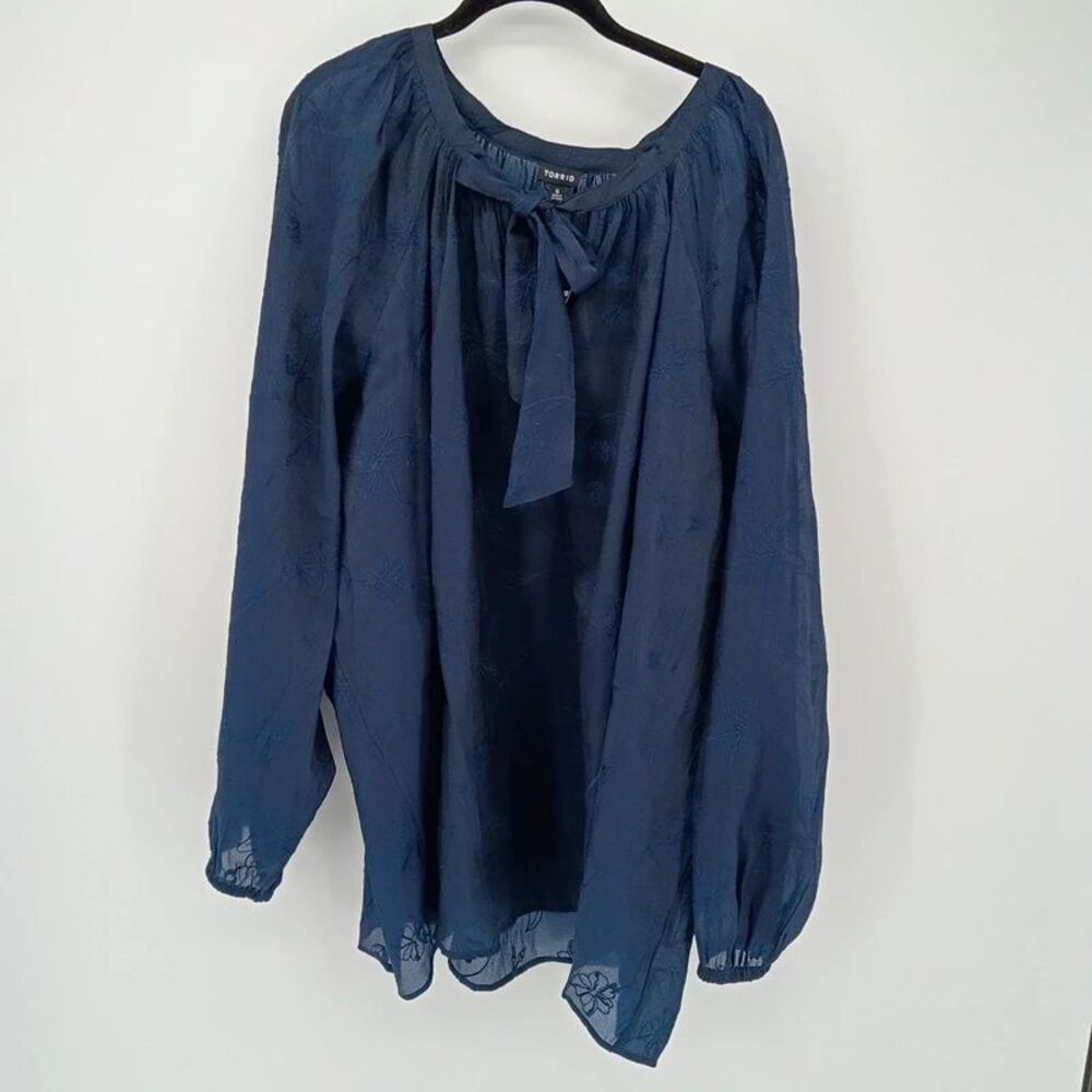 Torrid Embroidered Chiffon raglan tie front top Navy 6 6x 30 NWT Boho Sheer